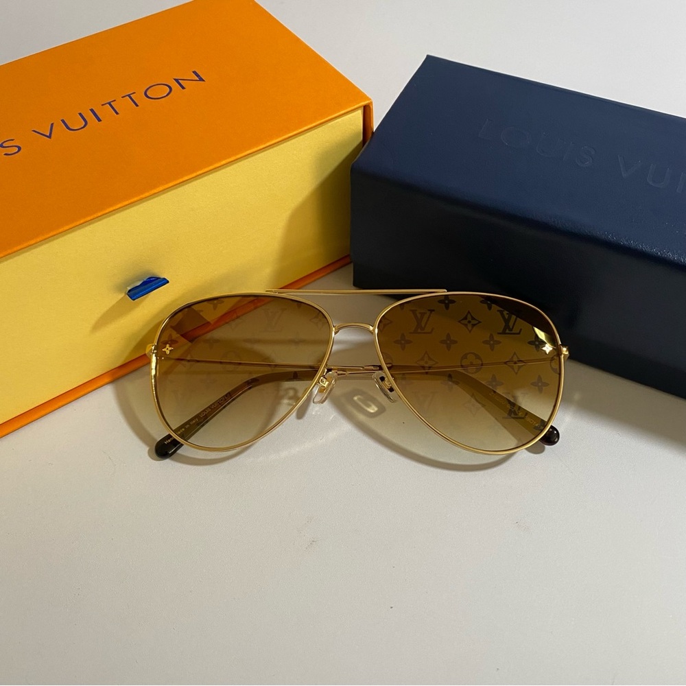 Louis Vuitton Gold-Tinted Aviator Sunglasses
